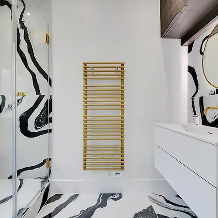Apartman B48 Haussmann *